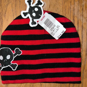 NOS Vintage Y2K Hot Topic R/B Striped Skull & Cross Bones Knit Beanie Cap Hat